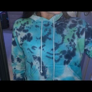 cropped tie dye hoodie!!